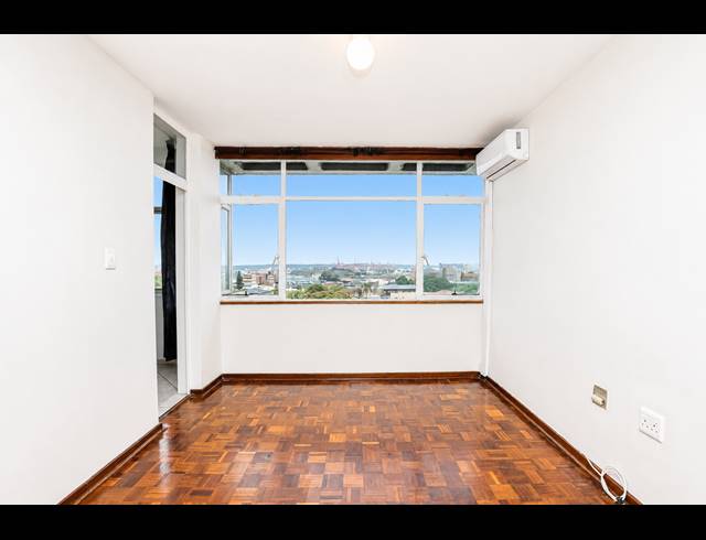 2.5 BEDROOM APARTMENT FOR SALE IN GLENWOOD